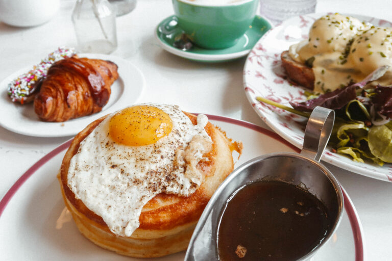 Get the French Vibe at this Toronto Bistro: Café Cancan